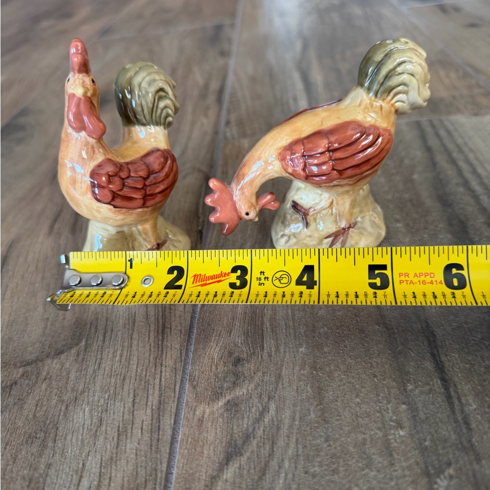 NWOT Williams Sonoma Rooster Dish Towel & Salt & Pepper Shakers - Picture 10 of 10